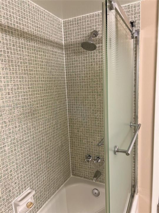 Tub/shower