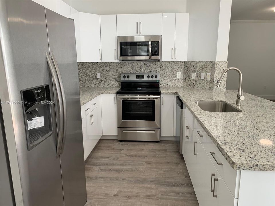 Active With Contract: $3,400 (4 beds, 2 baths, 1793 Square Feet)