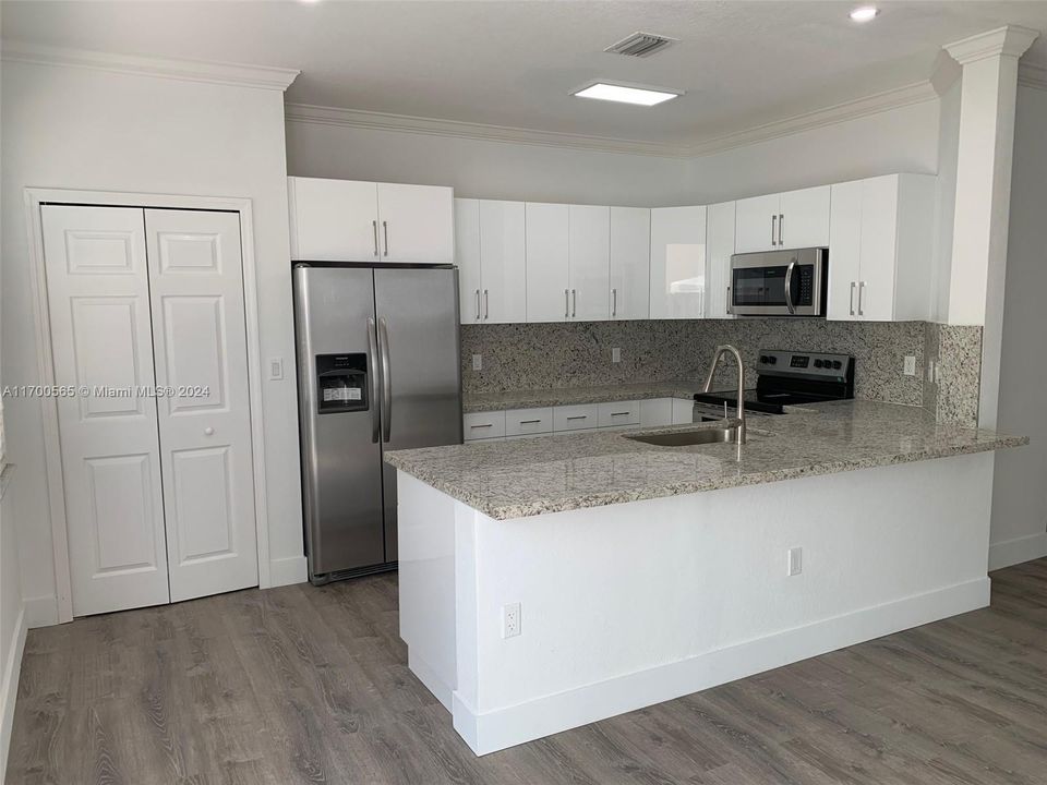 Active With Contract: $3,400 (4 beds, 2 baths, 1793 Square Feet)