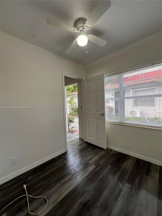 For Rent: $2,100 (1 beds, 1 baths, 1462 Square Feet)