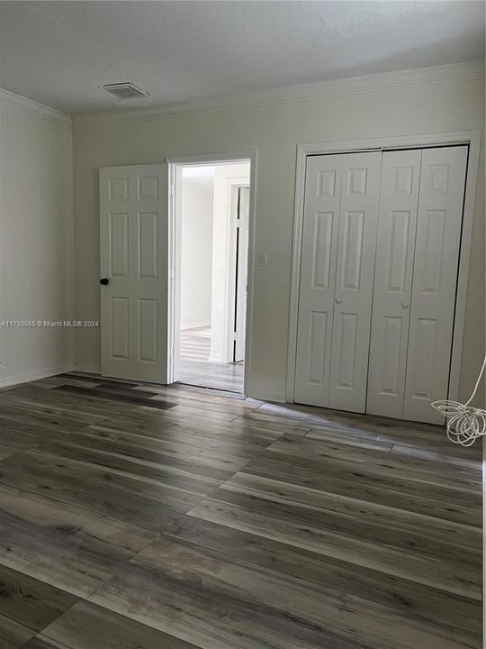 For Rent: $2,100 (1 beds, 1 baths, 1462 Square Feet)