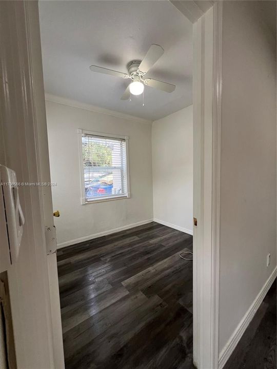 For Rent: $2,100 (1 beds, 1 baths, 1462 Square Feet)