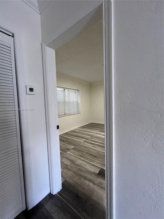 For Rent: $2,100 (1 beds, 1 baths, 1462 Square Feet)