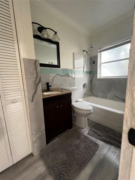 For Rent: $2,100 (1 beds, 1 baths, 1462 Square Feet)