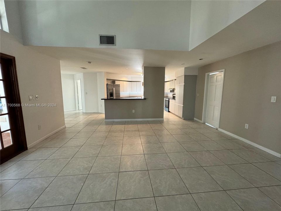 For Rent: $7,775 (4 beds, 3 baths, 4314 Square Feet)