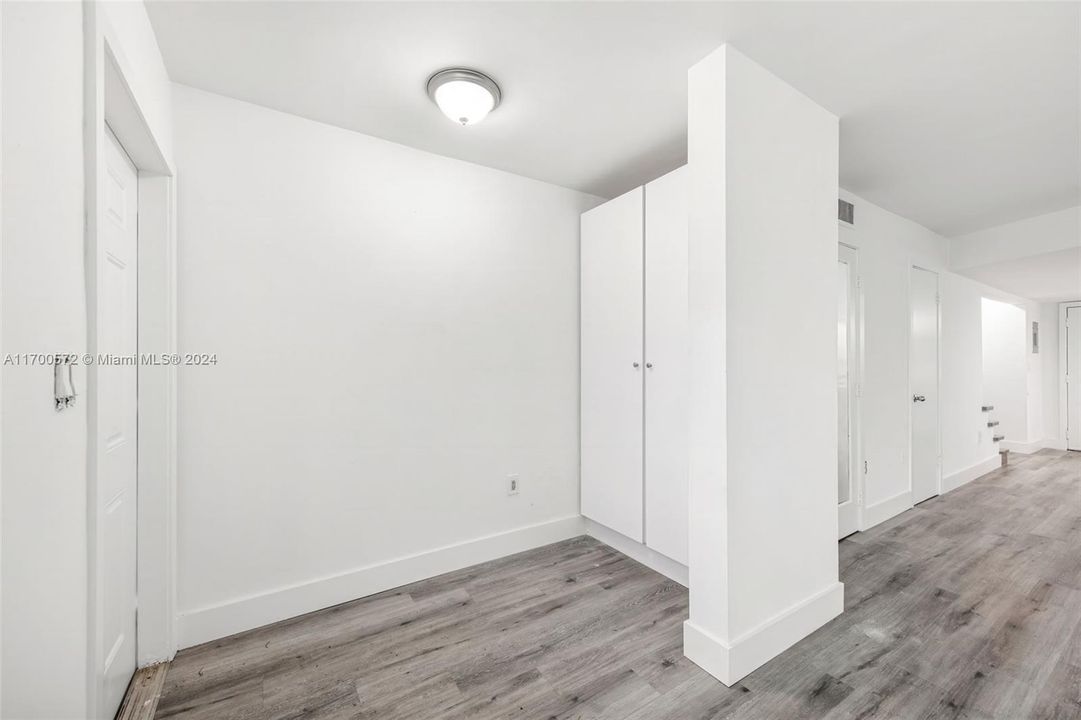 For Sale: $225,000 (2 beds, 1 baths, 1075 Square Feet)