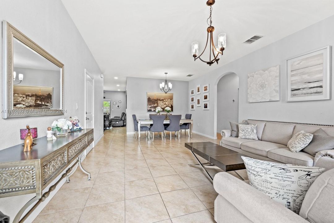 For Sale: $569,000 (4 beds, 2 baths, 1595 Square Feet)