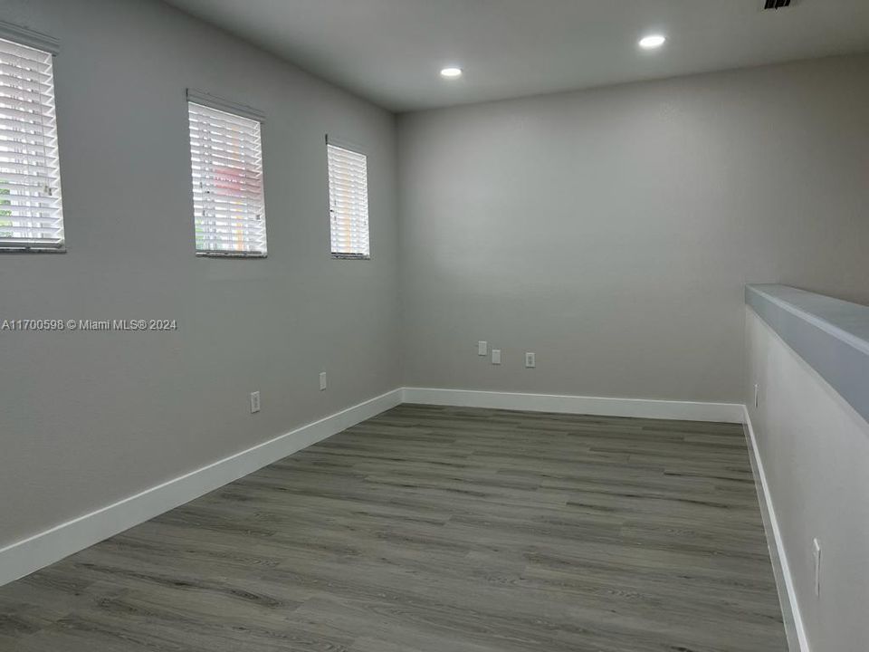 For Rent: $2,850 (3 beds, 2 baths, 1330 Square Feet)