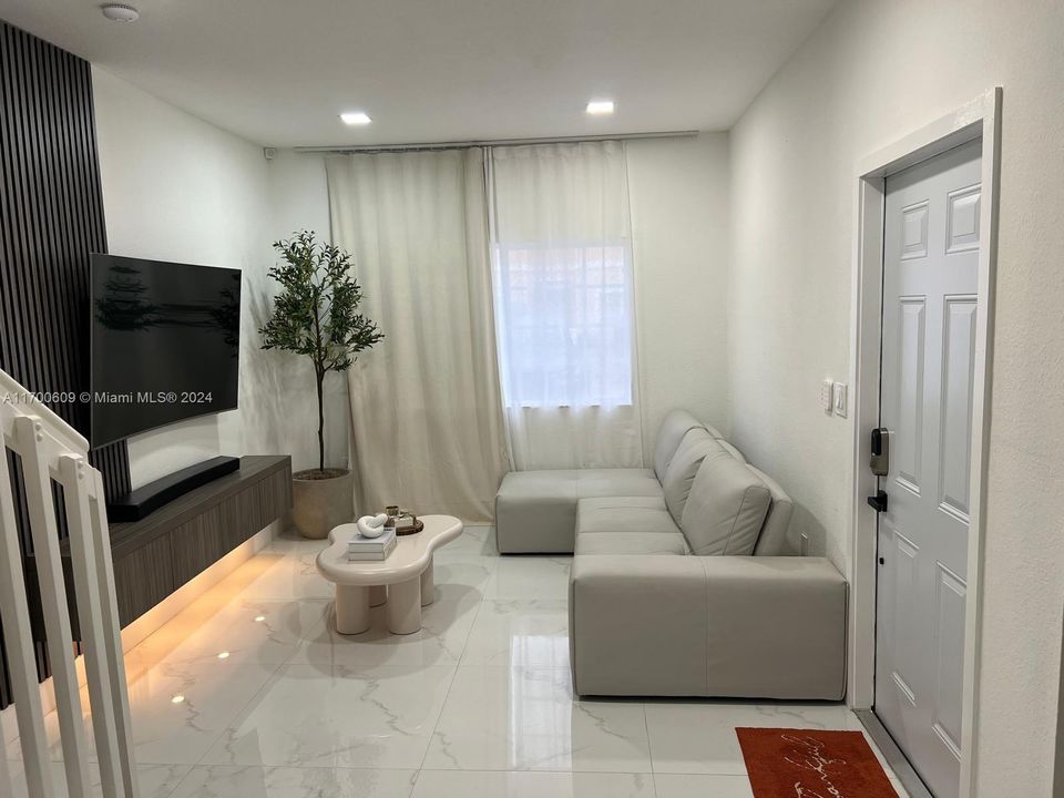 En Venta: $465,000 (3 camas, 2 baños, 1421 Pies cuadrados)