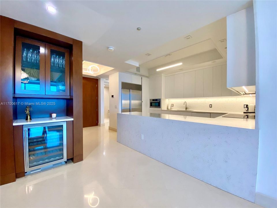 待售: $5,495,000 (2 贝兹, 2 浴室, 1870 平方英尺)