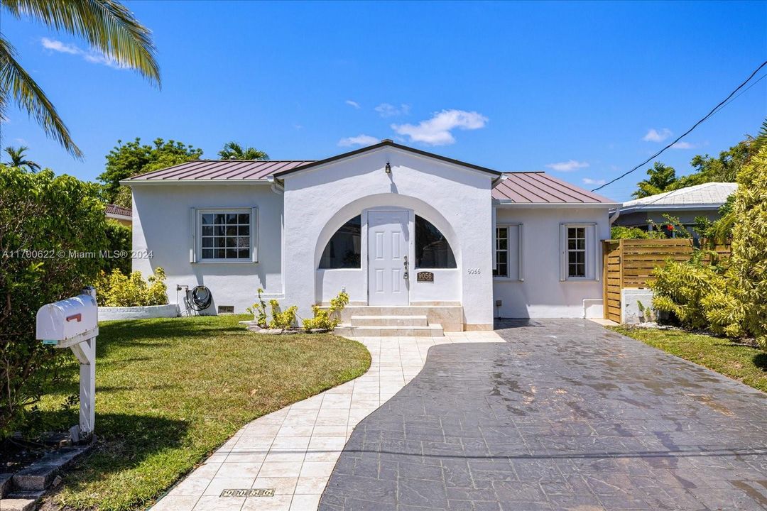 For Sale: $1,650,000 (3 beds, 2 baths, 2180 Square Feet)