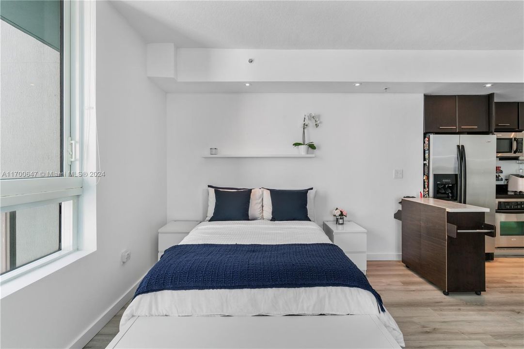 Recently Sold: $350,000 (0 beds, 1 baths, 594 Square Feet)