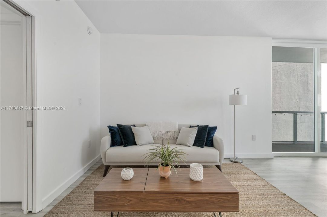 Recently Sold: $350,000 (0 beds, 1 baths, 594 Square Feet)