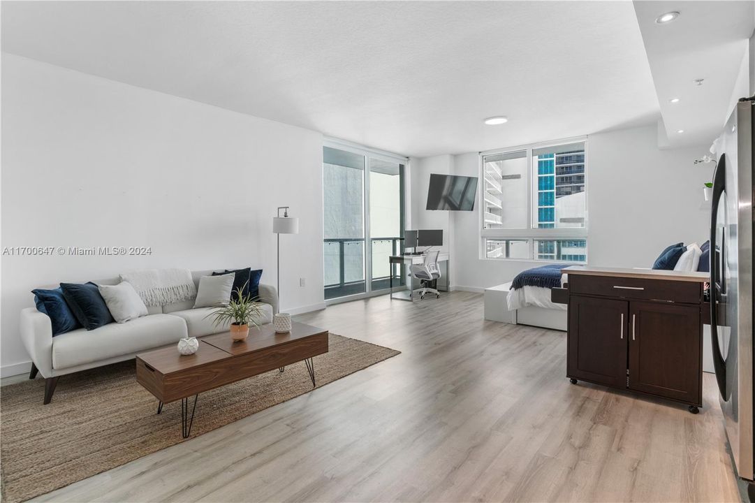 Recently Sold: $350,000 (0 beds, 1 baths, 594 Square Feet)