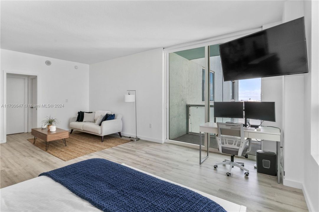 Recently Sold: $350,000 (0 beds, 1 baths, 594 Square Feet)