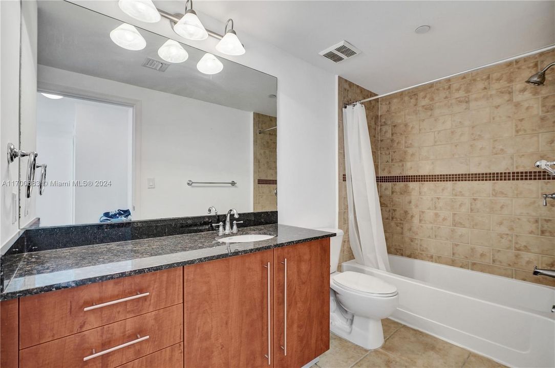 For Sale: $485,000 (2 beds, 2 baths, 1183 Square Feet)