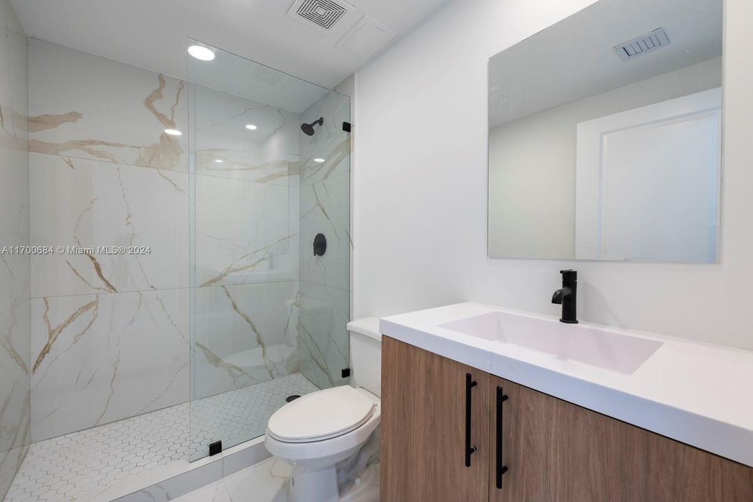 Vendido Recientemente: $599,900 (5 camas, 3 baños, 0 Pies cuadrados)