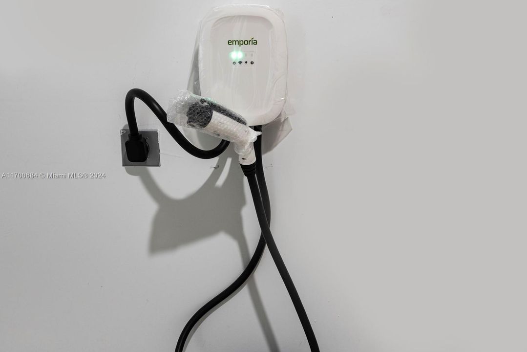 Vendido Recientemente: $599,900 (5 camas, 3 baños, 0 Pies cuadrados)