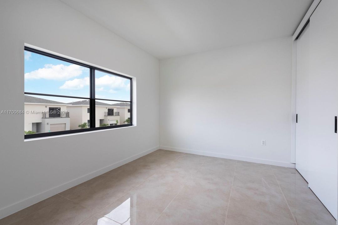 Vendido Recientemente: $599,900 (5 camas, 3 baños, 0 Pies cuadrados)