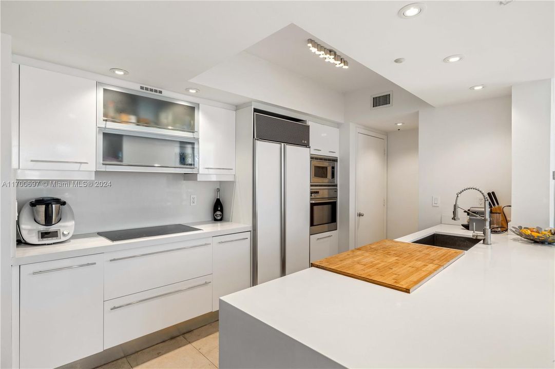 Active With Contract: $8,500 (2 beds, 2 baths, 1548 Square Feet)