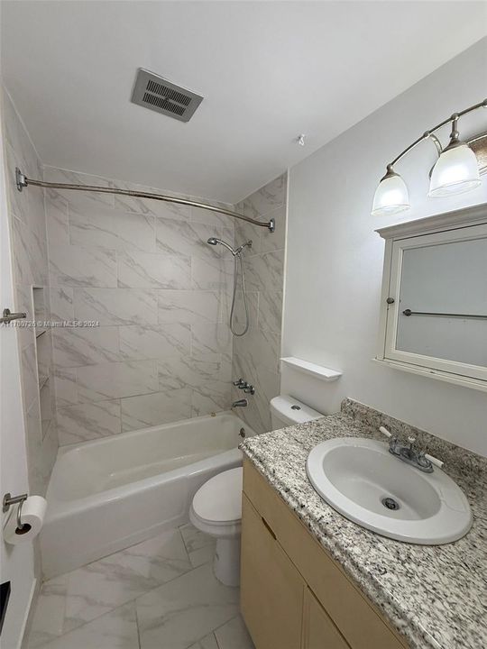 Active With Contract: $1,700 (2 beds, 1 baths, 775 Square Feet)