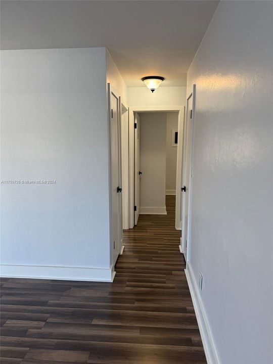 Active With Contract: $1,700 (2 beds, 1 baths, 775 Square Feet)