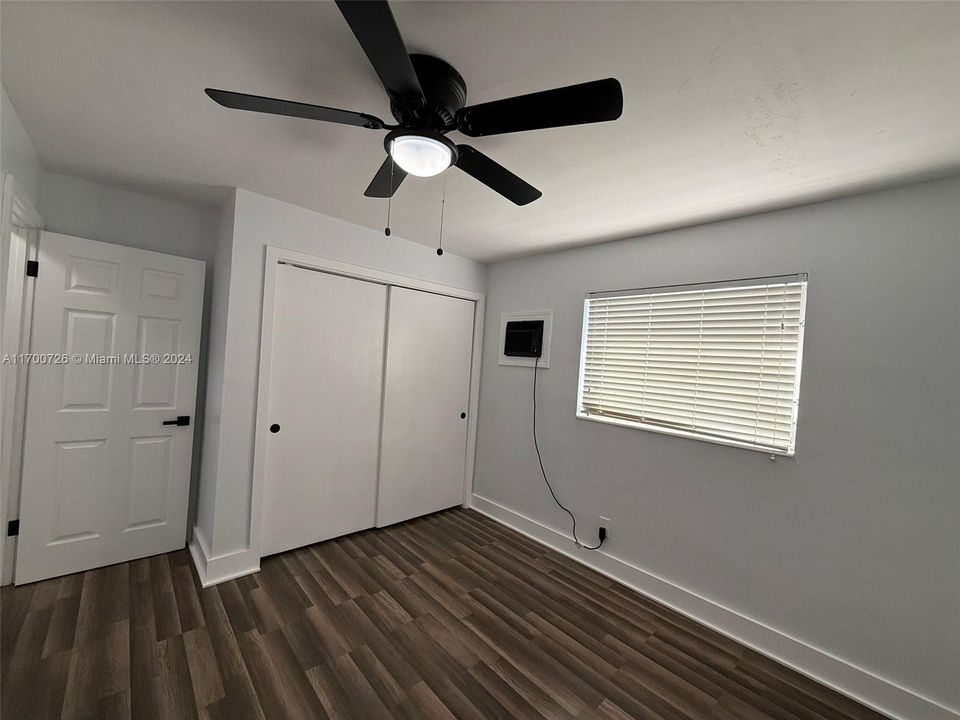 Active With Contract: $1,700 (2 beds, 1 baths, 775 Square Feet)