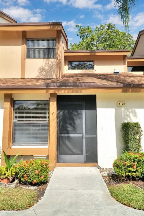 For Rent: $3,000 (3 beds, 2 baths, 1580 Square Feet)