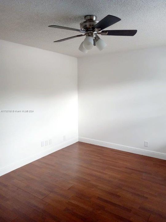 For Rent: $1,500 (1 beds, 1 baths, 720 Square Feet)