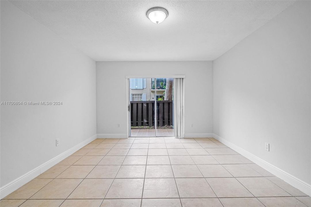 Active With Contract: $235,000 (1 beds, 1 baths, 630 Square Feet)