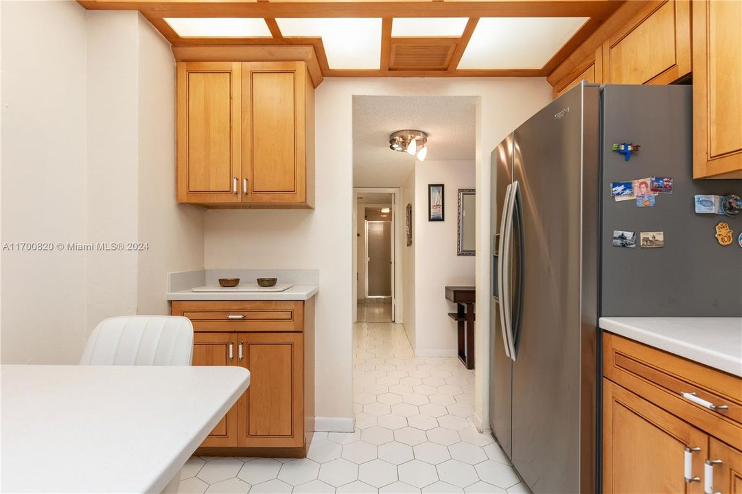 For Sale: $329,000 (1 beds, 2 baths, 1300 Square Feet)