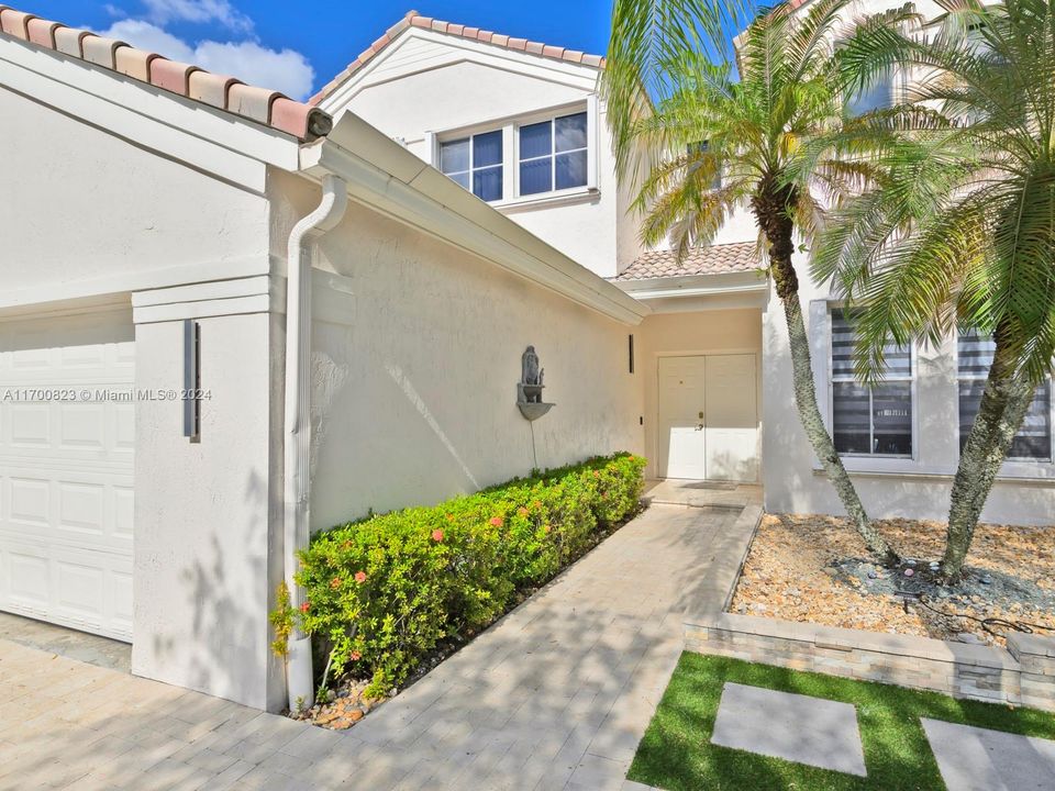 Active With Contract: $7,500 (5 beds, 3 baths, 2482 Square Feet)