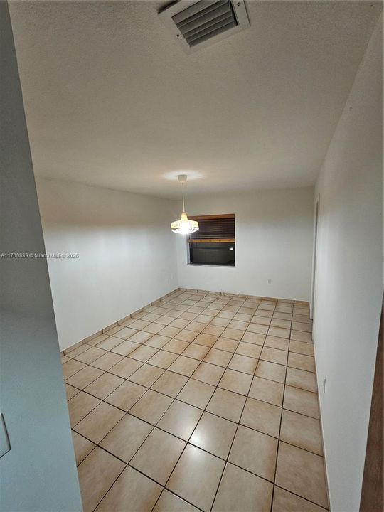 For Rent: $3,000 (3 beds, 2 baths, 970 Square Feet)