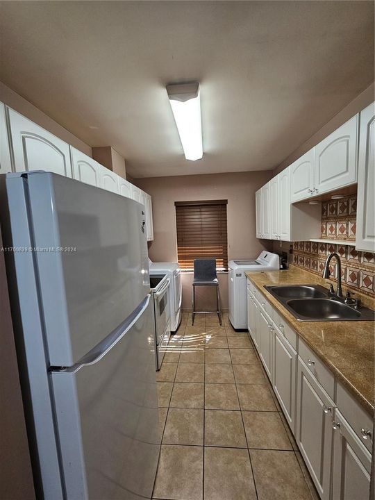 For Rent: $3,000 (3 beds, 2 baths, 970 Square Feet)