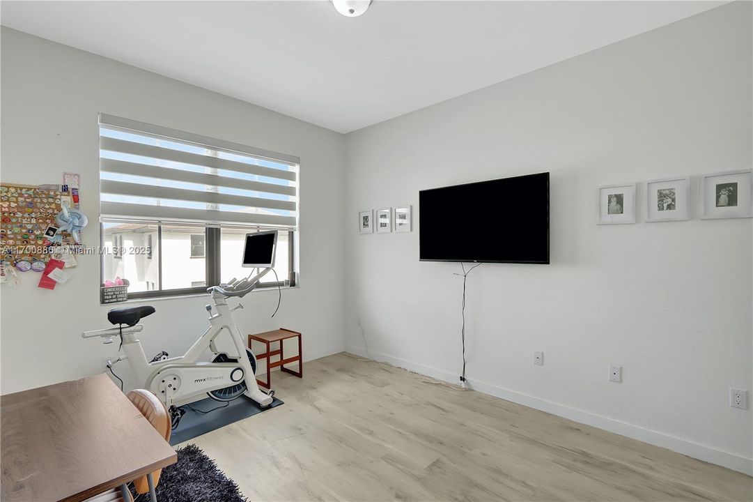 For Sale: $410,000 (2 beds, 2 baths, 1313 Square Feet)