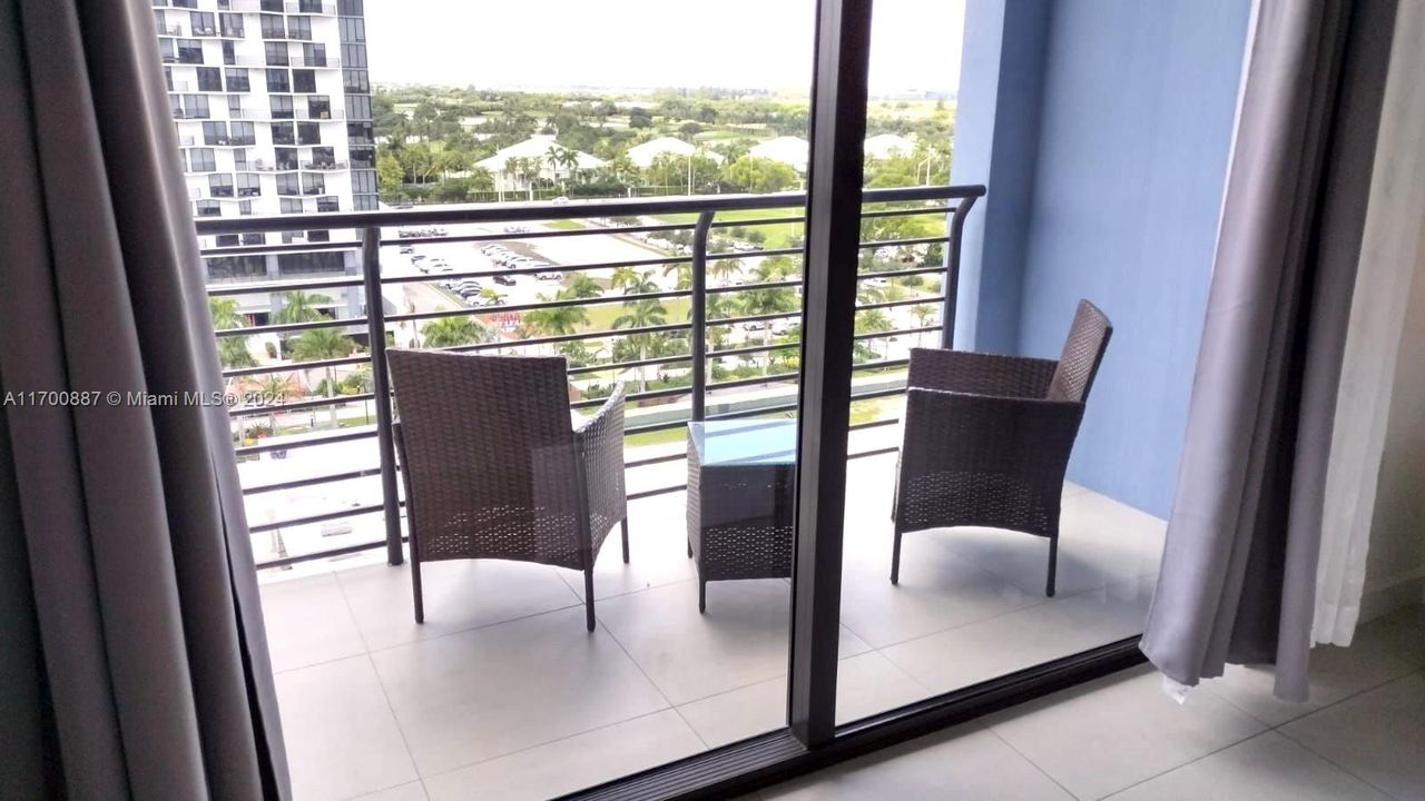 En Venta: $399,000 (0 camas, 1 baños, 423 Pies cuadrados)