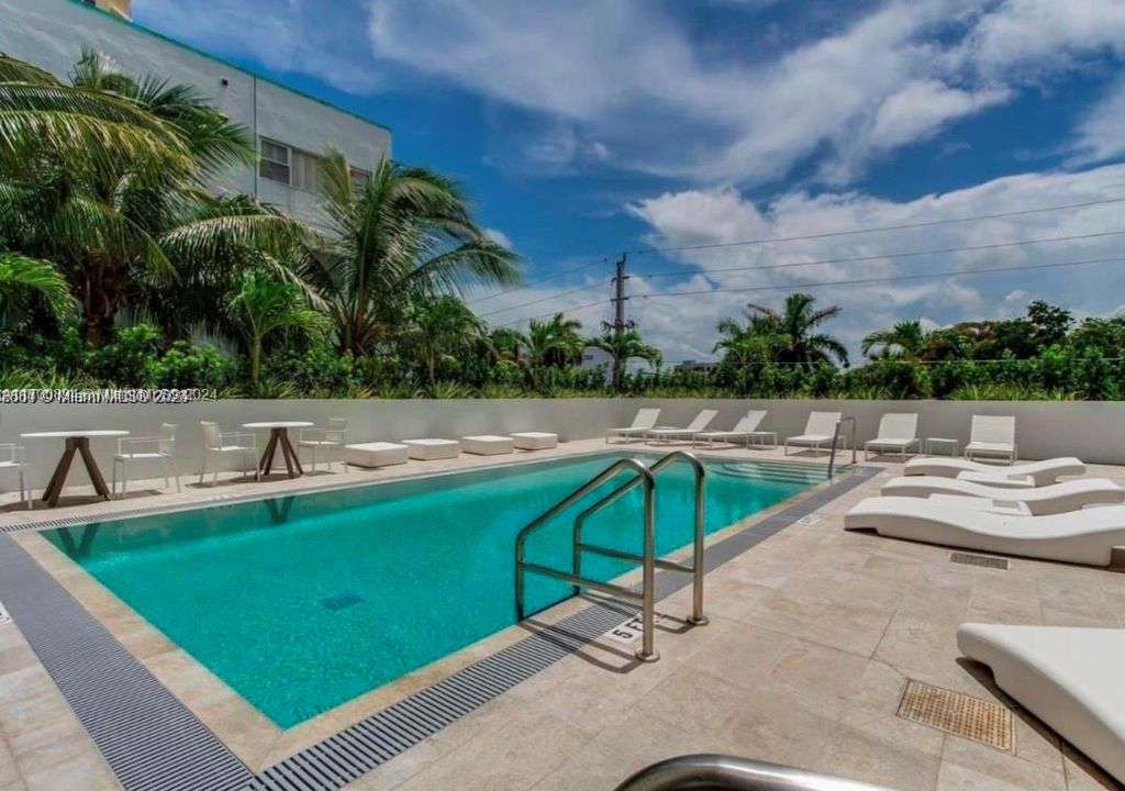 Pool and Sun Deck