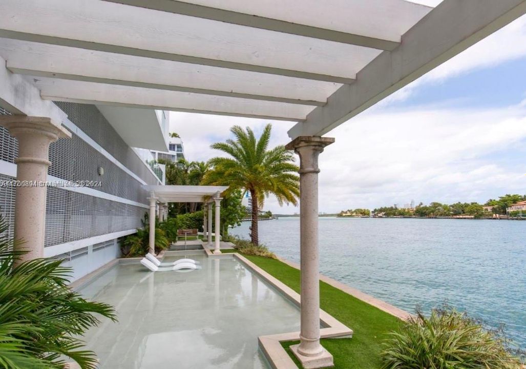 Outdoor Intercoastal View Dining Area