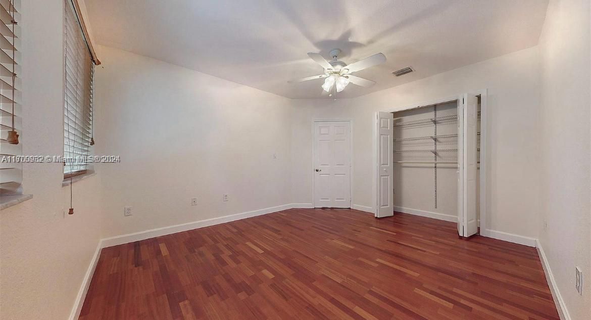 Active With Contract: $3,550 (3 beds, 2 baths, 1512 Square Feet)