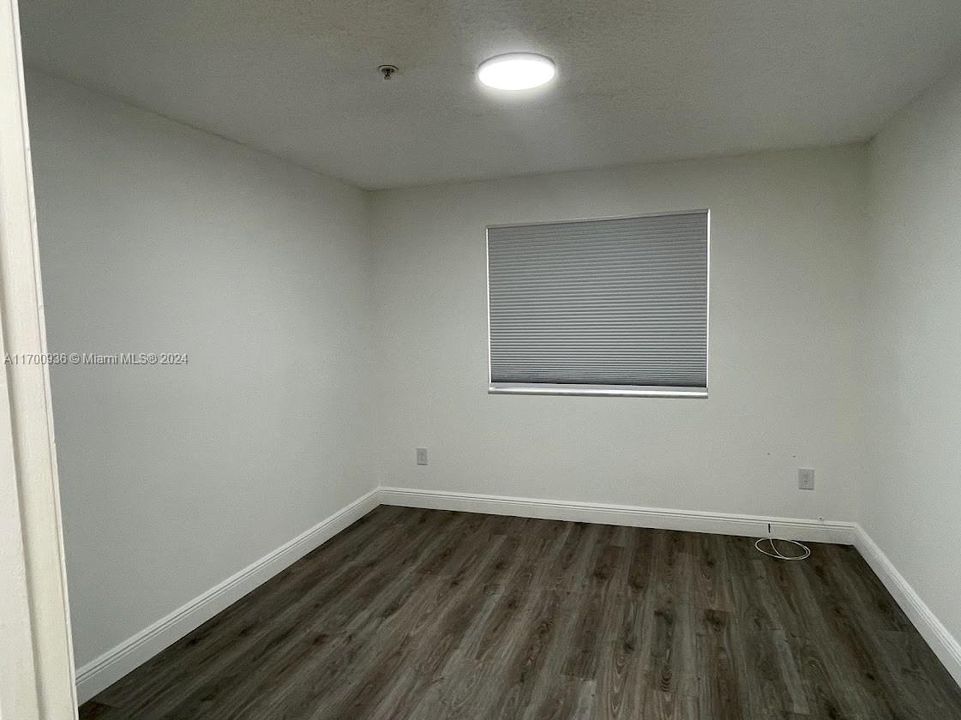 For Rent: $1,799 (1 beds, 1 baths, 719 Square Feet)