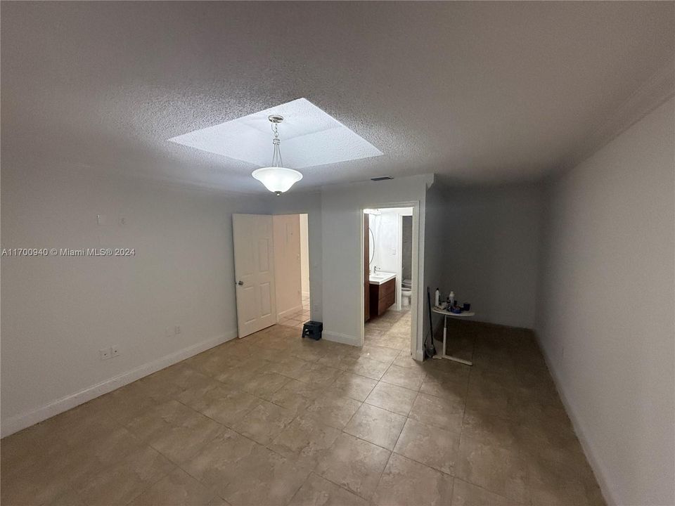 For Rent: $3,750 (3 beds, 2 baths, 1658 Square Feet)