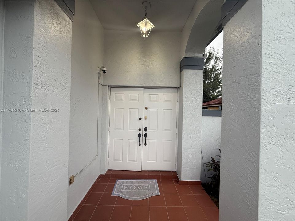 For Rent: $3,750 (3 beds, 2 baths, 1658 Square Feet)