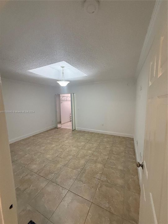 For Rent: $3,750 (3 beds, 2 baths, 1658 Square Feet)