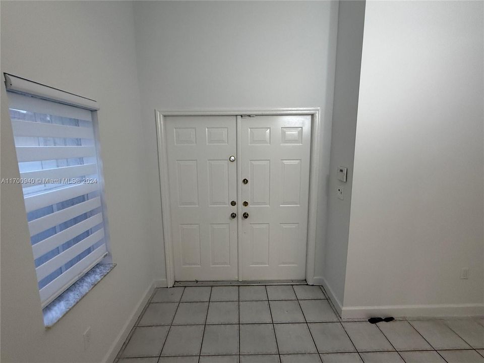 For Rent: $3,750 (3 beds, 2 baths, 1658 Square Feet)