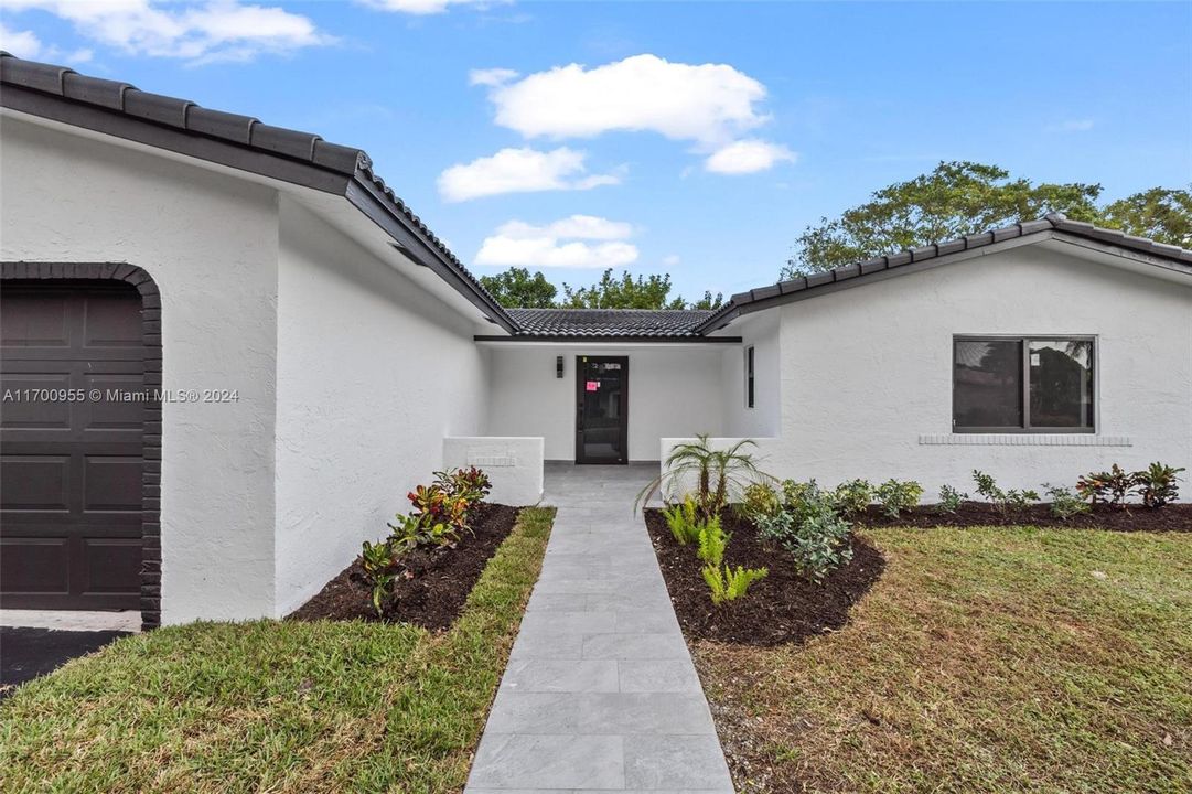 For Sale: $729,000 (3 beds, 2 baths, 1693 Square Feet)