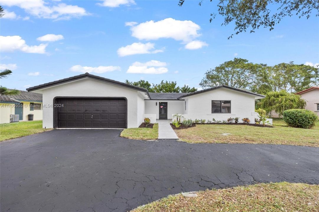 For Sale: $729,000 (3 beds, 2 baths, 1693 Square Feet)