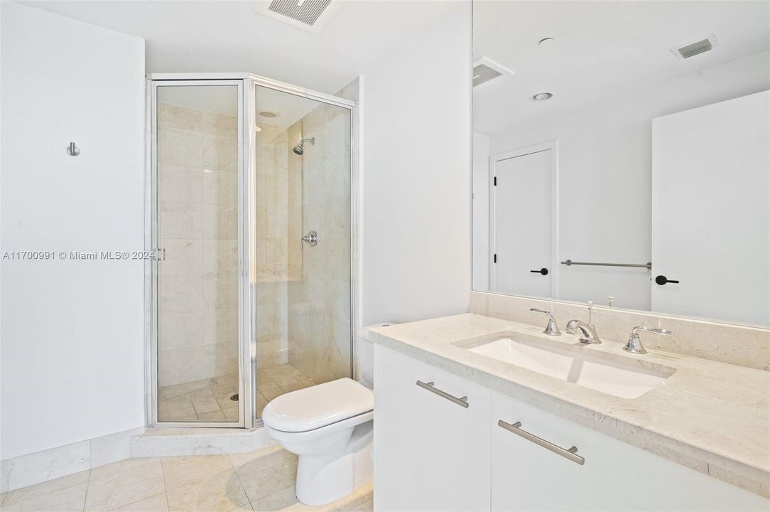 For Sale: $1,800,000 (2 beds, 2 baths, 1084 Square Feet)