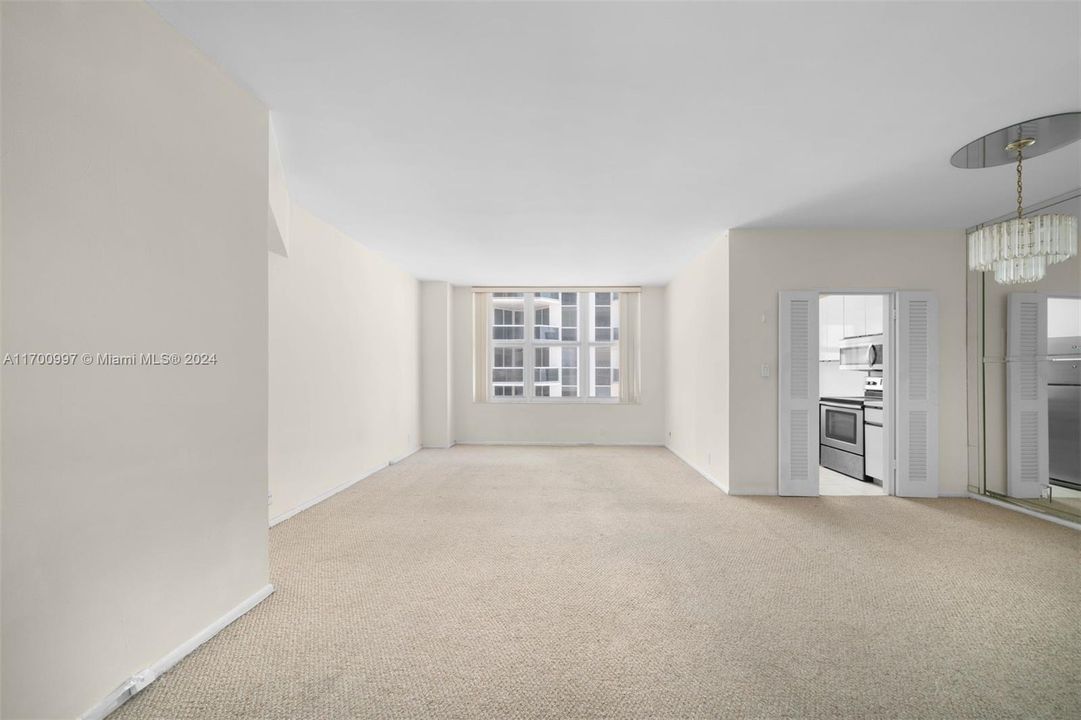 For Sale: $430,000 (1 beds, 1 baths, 790 Square Feet)