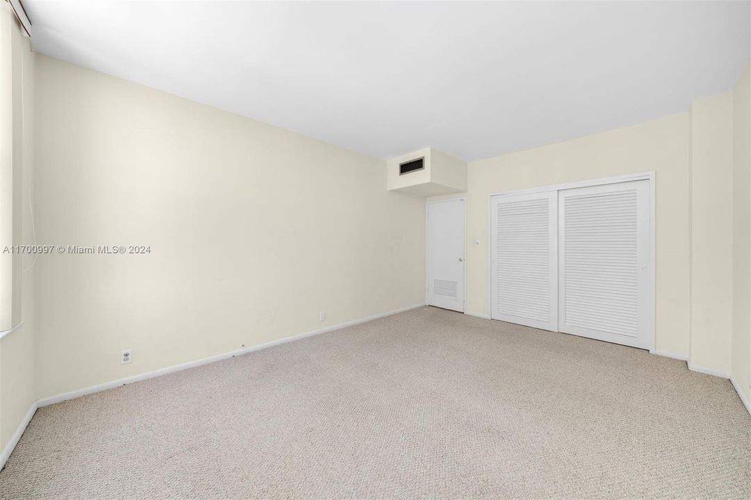 For Sale: $430,000 (1 beds, 1 baths, 790 Square Feet)