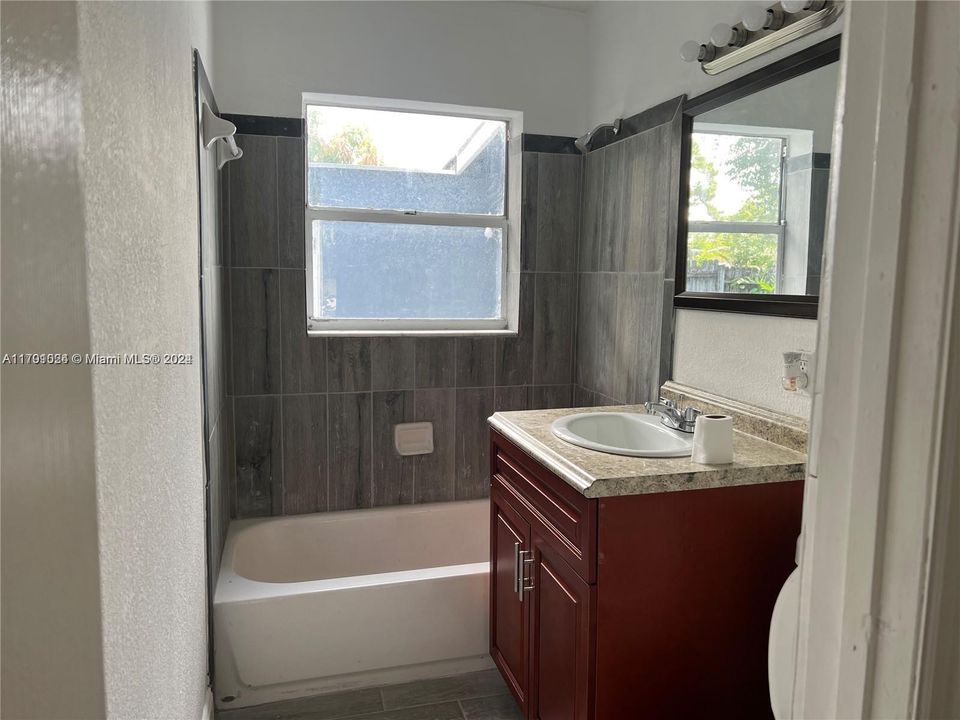 For Sale: $450,000 (4 beds, 2 baths, 1183 Square Feet)